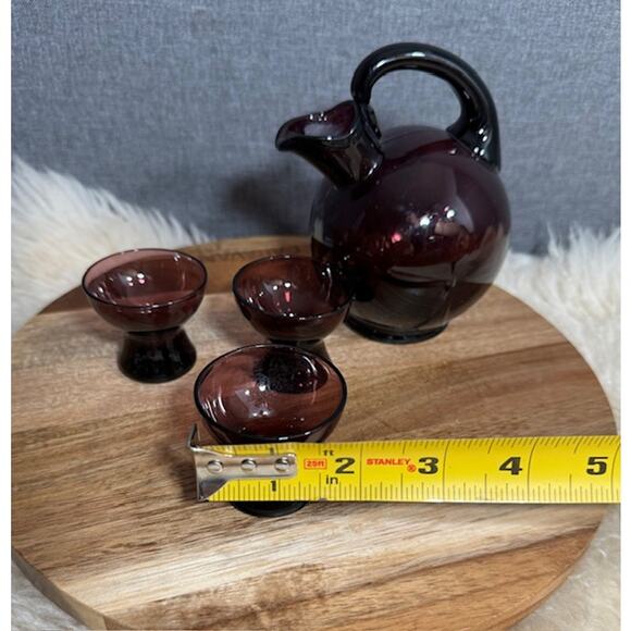 Vintage Cambridge Decanter with Three Cordial Glasses - Picture 4 of 6